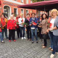 Schon Tradition in Weiden: Rosen für die Mütter im Herzen der Stadt
